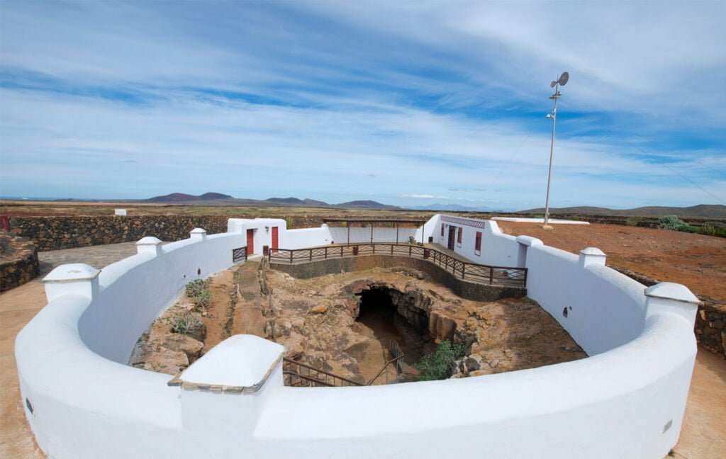 cueva del llano